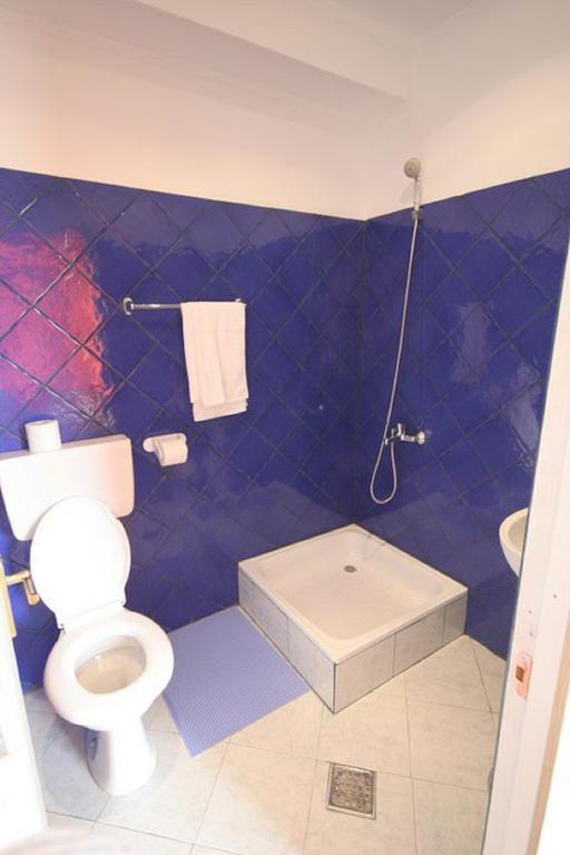 Hotel Mon Caprice ブカレスト エクステリア 写真