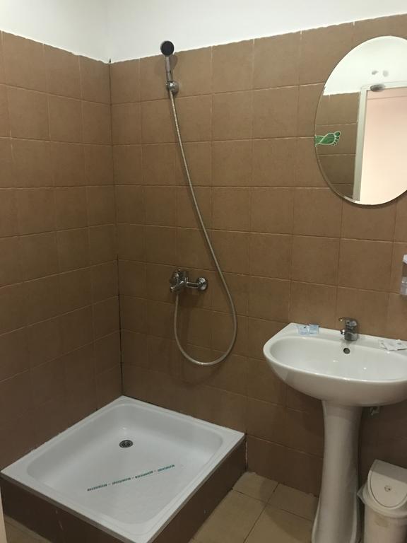 Hotel Mon Caprice ブカレスト エクステリア 写真